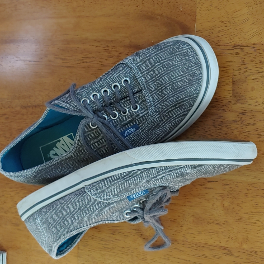 Vans - Picture 2 of 3